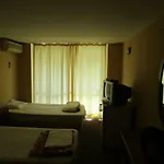 Papagal ホステル *
